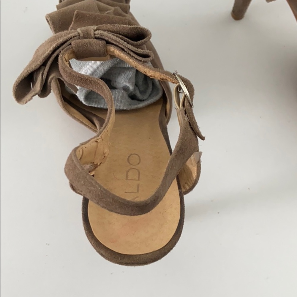 Aldo Ruffled Heels - Picture 5 of 8